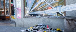 Väktare upptäckte brand i spelbutik