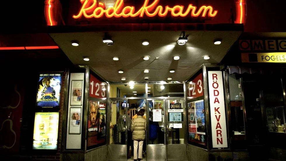 I nästan 60 år var gamla bion "Röda Kvarn" Nyköpingsbornas biograf. I samband med att bioverksamheten på Östra storgatan flyttade till nya Biostaden på Norrköpingsvägen blåstes lokalen ut och sedan dess har den stått tom. Nu har fastighetsägaren Dalhälls fastigheter AB ansökt om bygglov hos kommunen för att bygga om lokalen.
