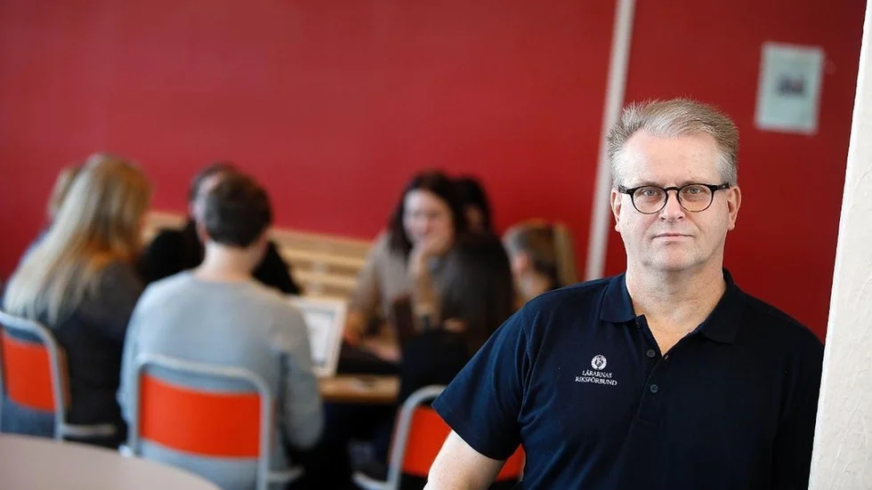 Johan Dunér, ordförande för Lärarnas riksförbund i Strängnäs, önskar förändringar i Strängnäs kommuns skolstruktur.