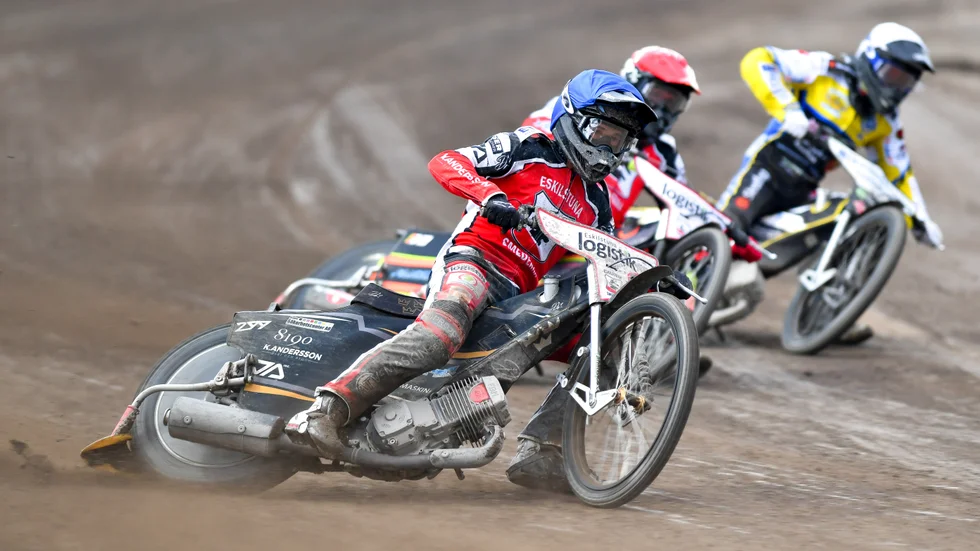 Smedernas succéförare Joel Andersson körde in tolv poäng när Örnarna föll knappt hemma mot Valsarna i den första semifinalmatchen i bäst av två. (arkivbild)