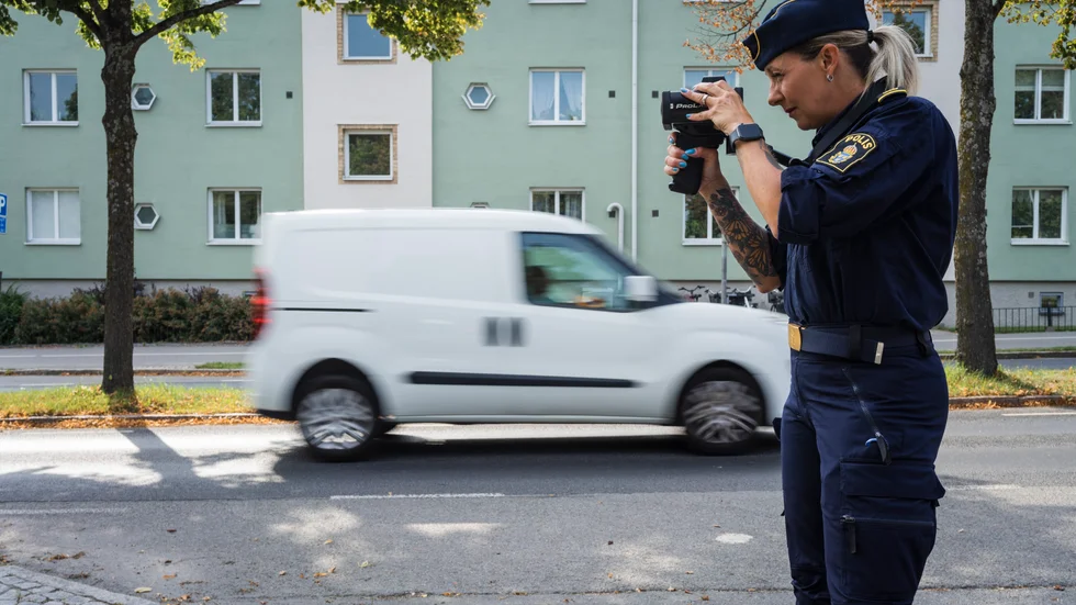 I måndags stoppades en kvinna som körde 68 km/tim på Vaksalagatan där det var max 40 km/tim. Det berättar Maria Rosander, trafiksamordnare vid polisregion Mitt.