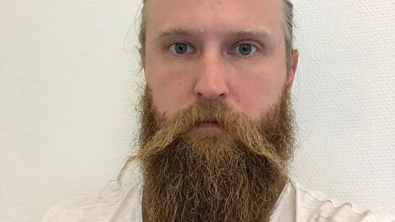 Trosabon Robin Dall, 34, har inte bara ett av Trosa mäktigaste skägg. Han är även en av de flitigaste blodgivarna och har gett bort till andra behövande i 15 år.