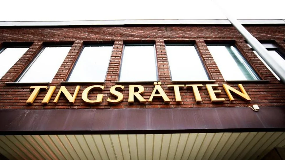 En oenig tingsrätt har friat en man i Eskilstuna som åtalats för våldtäkt mot barn.