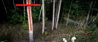 Vem vet något om det röda korset i Årbyskogen?