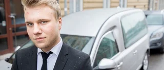 Douglas, 21, ville bli lastbilschaufför – nu är han begravningsentreprenör
