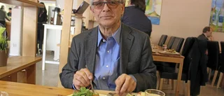 I kaoset är Rolf Lydahl i sitt esse