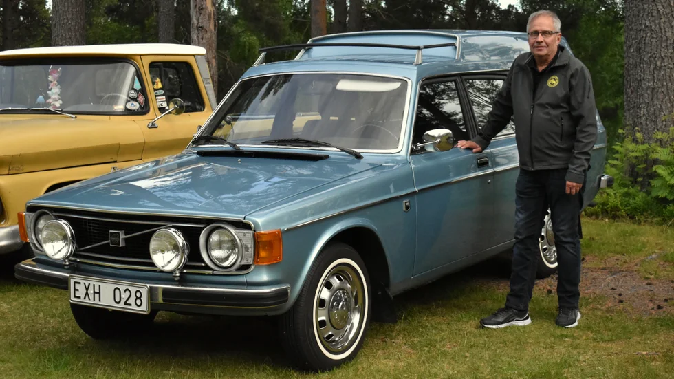 Sture Lundkvist är kassör vid Norrlands Motorhistoriker och är med och arrangerar sommarens bilträffar på Café Mobacken.