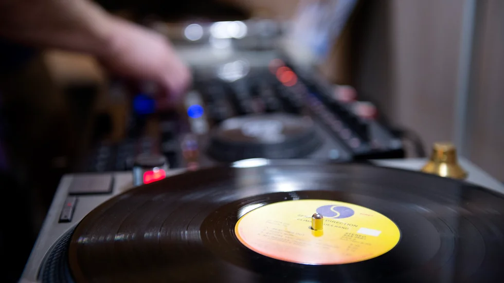 Snart går det att lyssna på flera stora Tiktok-hits på vinyl, när sociala medier-plattformen släpper musik fysiskt. Arkivbild.