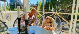 Sommarhuset vid Sommen blev deras hem: "Livskvaliteten har blivit mycket bättre sedan vi flyttade hit."