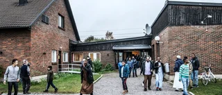 Strängnäs muslimer söker ny moské – satt avkapat grishuvud på dörren