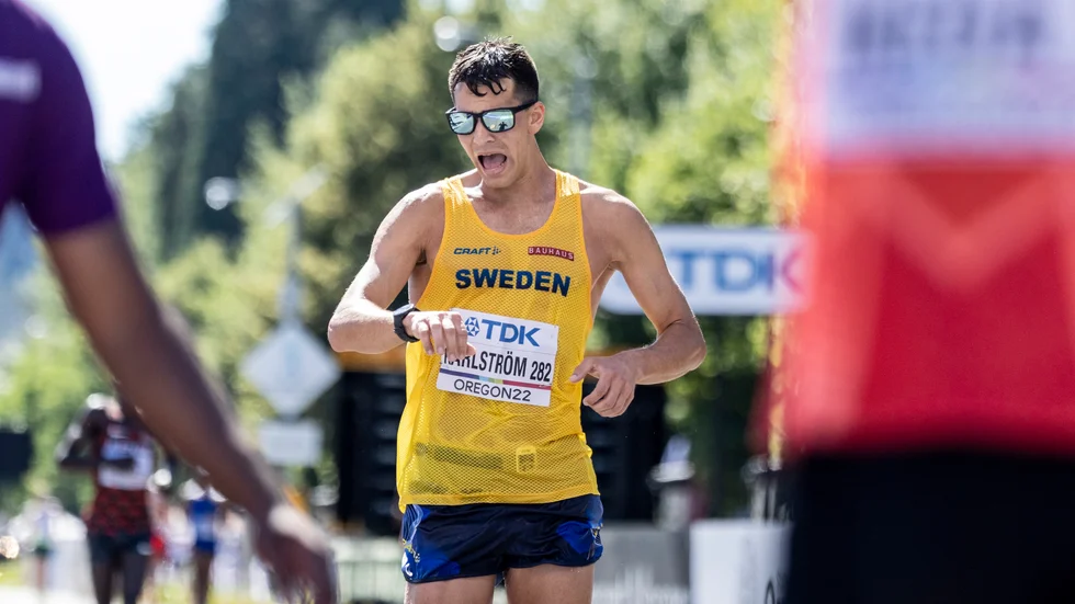 Perseus Karlström tog brons på 20 kilometer gång på friidrotts-VM i Eugene, USA.