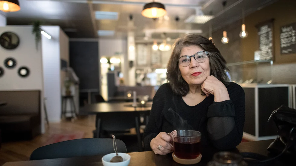 Årets upplaga av Liten kulturvecka på Svarta fåret i Broa/Fårö invigs av poeten och ledamoten i Svenska Akadmien Jila Mossaed.