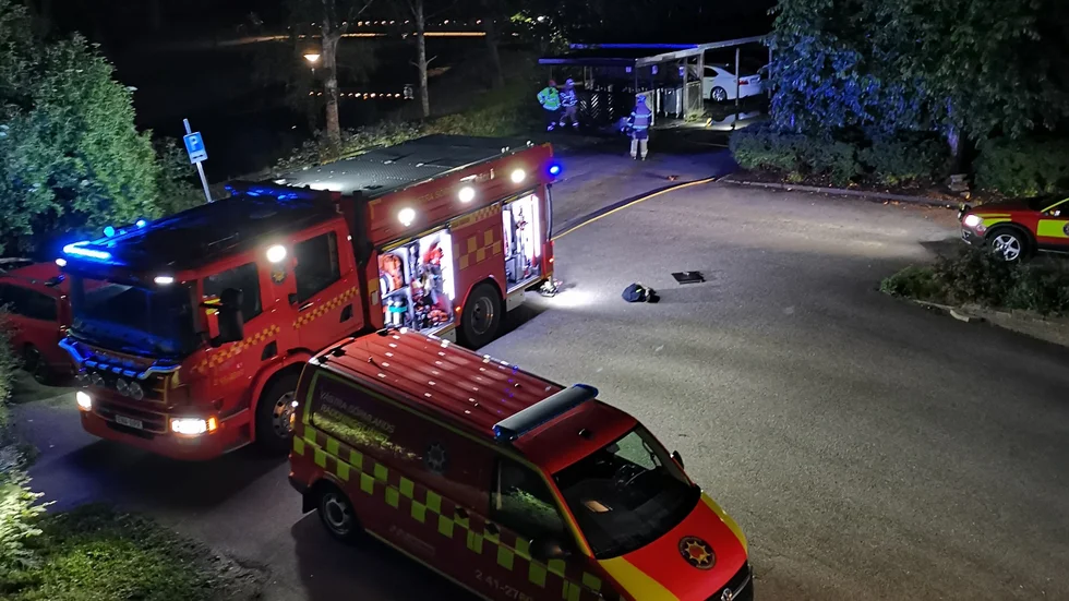 Natten mot torsdag larmades Räddningstjänsten till en brand i ett sopkärl på Storgatan i Vingåker.