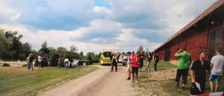 Slottssprinten återupptagen efter avbrott – förare och kartläsare fick föras till sjukhus i ambulans
