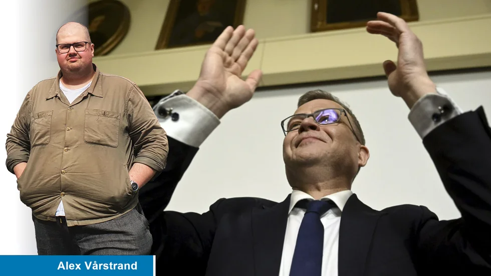 Samlingspartiets ordförande Petteri Orpo firar valsegern på partiets vaka.