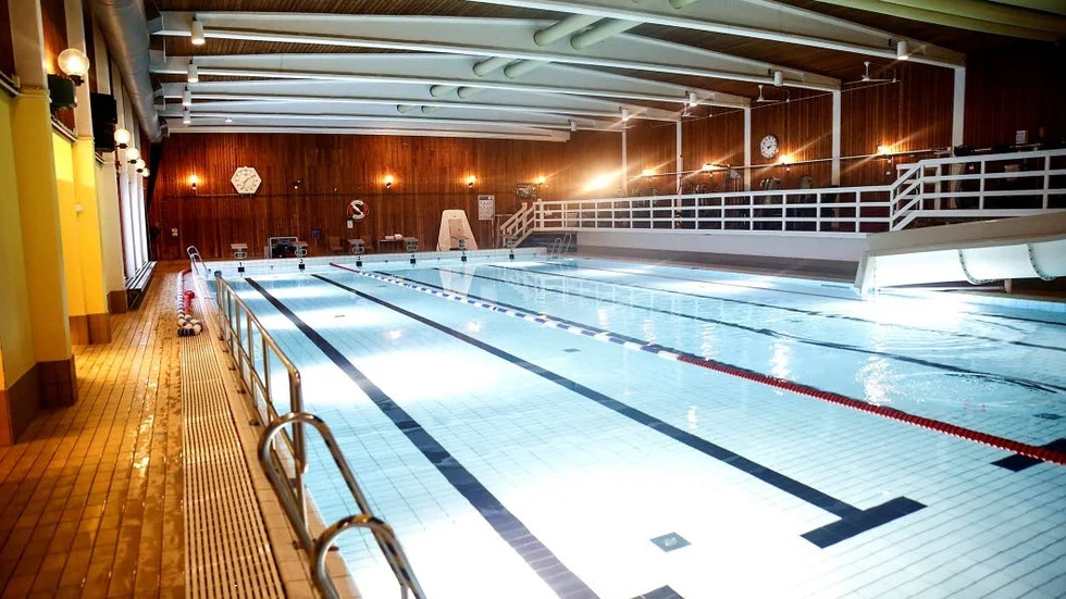 ORO. Trots löfte om nytt badhus tvivlar många på Hertsön. Nu inleds två separata namnlistor för att ett nytt bad ska byggas. Den lokala s-föreningen står för en av dem.
