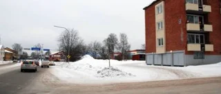 Knivman häktad - hotade poliser