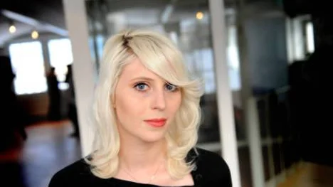 Amanda Jenssen är särskild glad över prischanserna som årets kompositör och producent, som hon delar med parhästen tillika Wannadies-sångaren Pär Wiksten.           Foto: Pontus Lundahl/Scanpix