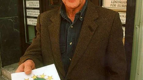 Carl-Erik Pehrson var NSD:s chefredaktör under åren 1975-84. Efter pensioneringen var han vikarierande ledarskribent på NSD.