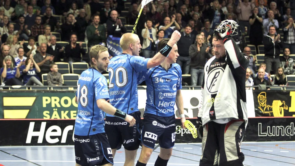 Aj, aj. Henrik Qvist fick en tuff start på matchen  men LIBK tog sig tillbaka in i matchen och skakade om Warberg rejält.