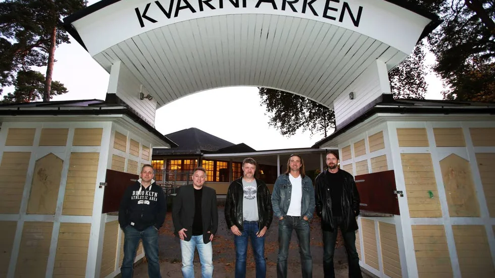 Här är  några av bandmedlemmarna ur "Dedication" och "Whysnake" som spelar på Kvarnparken på lördag. Frv Antti Karppinen, Pelle Whiss, Håkan Engholm, Raffe Wernborg och Swempa Wernborg.