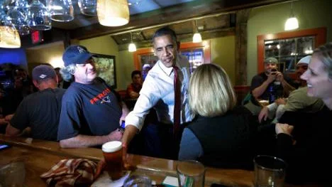 Under valrörelsen gjorde Barack Obama ett oannonserat besök på en bar i Merrimack, New Hampshire. Övriga gäster fick ett minne för livet. Natten mot onsdag (svensk tid) avgörs det om Barack Obama får förnyat förtroende och fyra år till i Vita Huset.