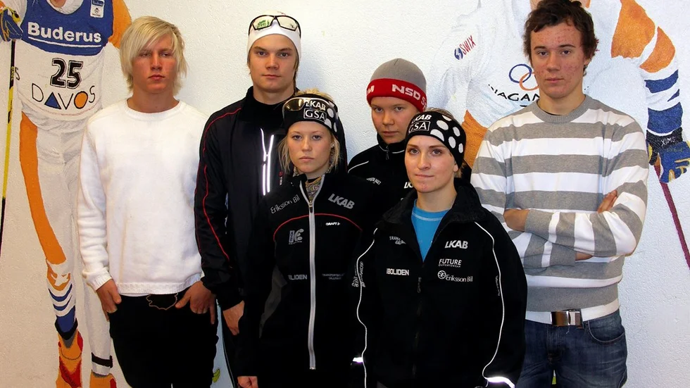 Marc Pettersson, Anton Olofsson, Josefin Lundkvist, Sofie Eriksson och Simon Larsson ser ett stort värde gå till spillo om regionala skidgymnasiet i Malmberget läggs ned.