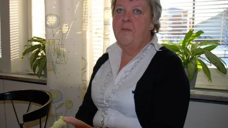 Inga-Lis Samuelsson ser fördelar med en samlad skolby, men är tveksam till att det är möjligt att lägga ner alla byaskolor. FOTO: Lotta Nilsson