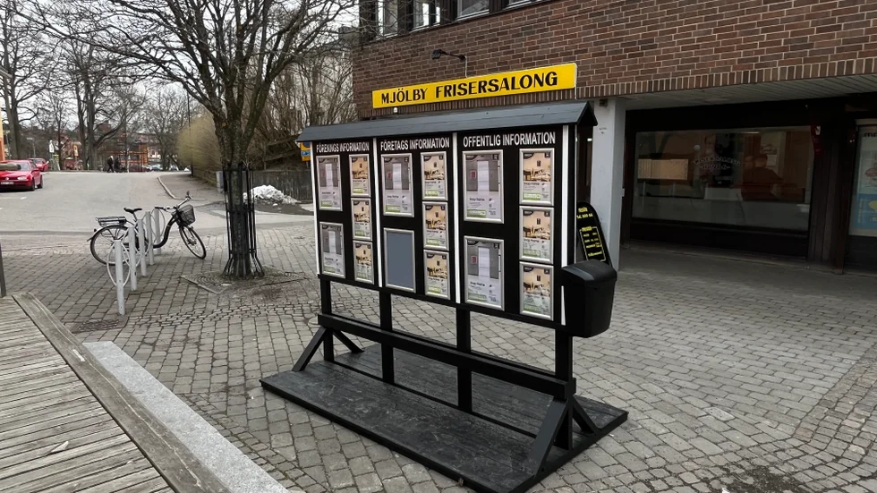 Nu när våren är här har snällväggen på Jerikodalstorget lämnat plats för en ny anslagstavla. "Den är väldigt lik snällväggen i sin utformning", berättar Torbjörn Sjögren, som även är huvudprojektledare för Centrumlyftet.