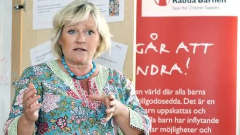 "Sverige misslyckas med att följa FN:s barnkonvention", skriver Elisabeth Dahlin, generalsekreterare för partipolitiskt obundna Rädda Barnen, i Dagens Nyheter 4 februari.