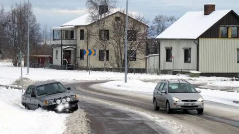 I Malmberget kanade den här bilen ut i snön. FOTO: John Filipsson