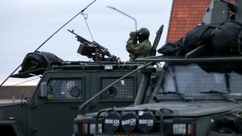 Svenskt Näringsliv vill inte att den aviserade satsningen på försvaret ska finansieras med höjd skatt på arbete och företag. Arkivbild.