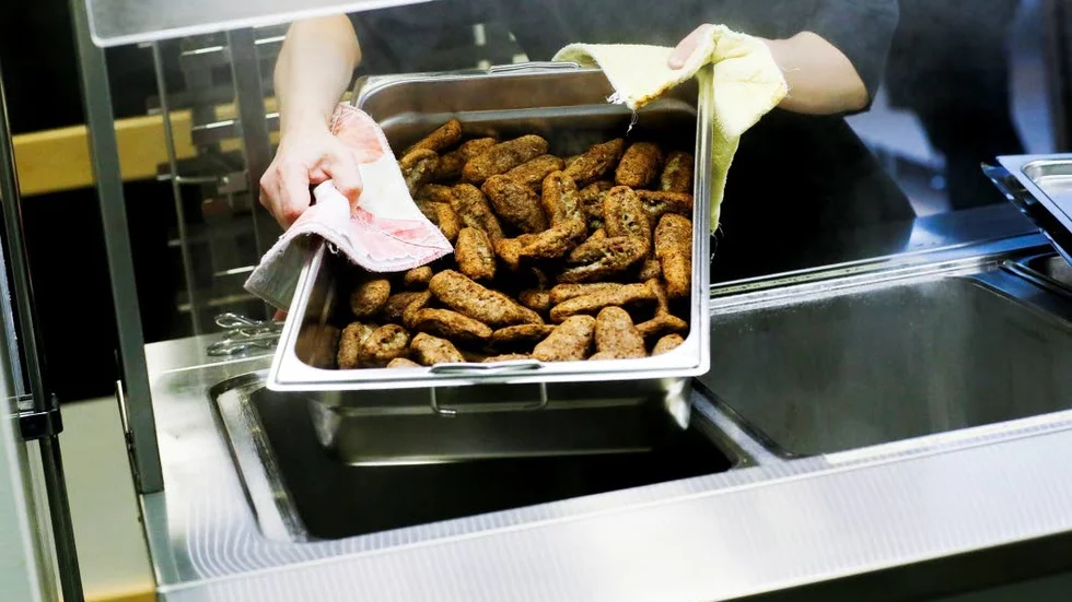 Luleå kommun har träffat lokala producenter med syfte att öka andelen lokal mat i skolan och förskolan.