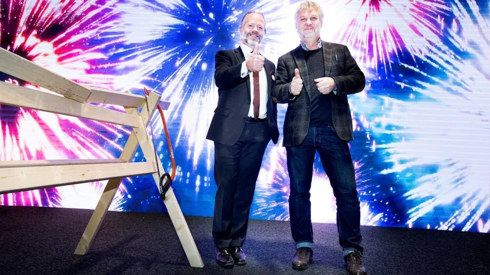 Stefan Lindbäck, vd, tillsammans med Peter Eriksson, bostadsminister (MP).