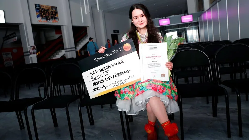 Vinnare. Sara-Elvira Kuhmunen driver Beaivi UF som utsågs till Årets UF-företag 2018. "Jag är så glad och tacksam", säger Sara-Elvira.