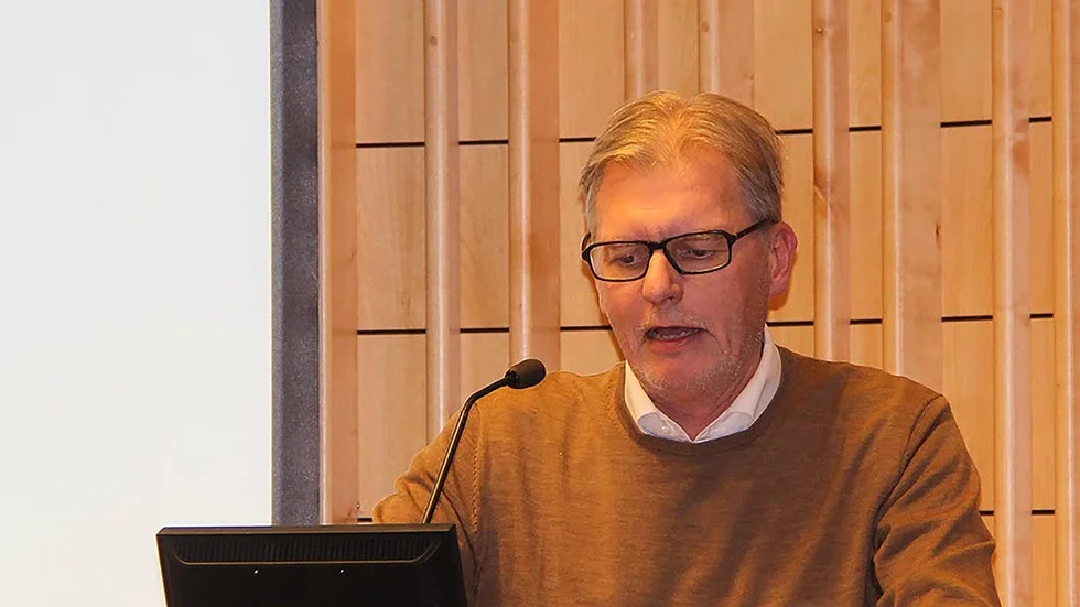 Hans linje vann. Peter Ekström (S), försvarade beslutet att sälja drygt 200 av EHB:s hyresrätter.