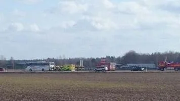 Bil -bussolycka vid korsningen Östunavägen/Norrtäljevägen utanför Knivsta.