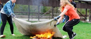 Elever fick släcka bränder