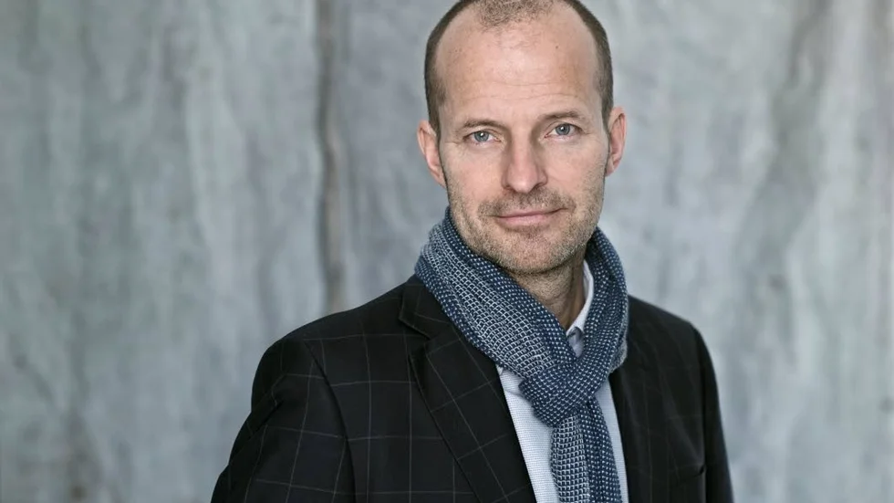 Debutant. John Hennius debuterar med en roman om den kärlekssökande och frustrerade George.