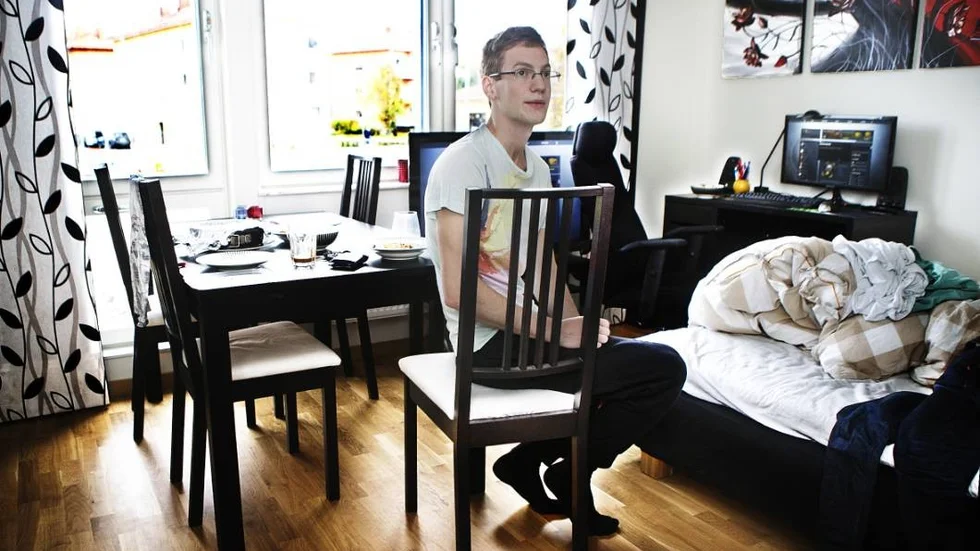 Philip Boukaras, 23 år, köade i sju år innan han lyckades få förstahandskontrakt för en hyreslägenhet.