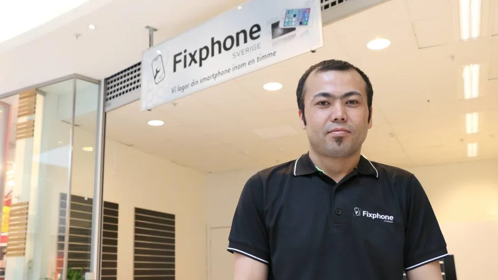 Mohammad Hussein öppnar Fixphone i Gallerian.