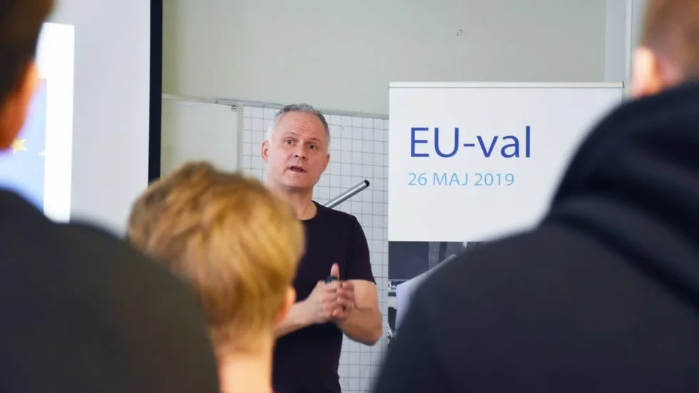 “Kopplingen mellan europeisk nivå till en svensk kommun är en koppling jag skulle vilja se oftare”, säger Jonas Nuldén under sin föreläsning på Hjalmar Lundbohmsskolan i Kiruna.