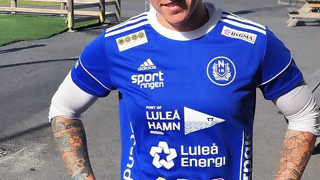 Christina Dineson har skrivit på för Notvikens IK DFF.