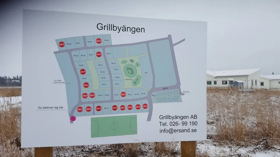 Utbyggnaden på Grillbyängen enligt den redan antagna detaljplanen pågår. Detaljplan för ytterligare utbyggnad får vänta.