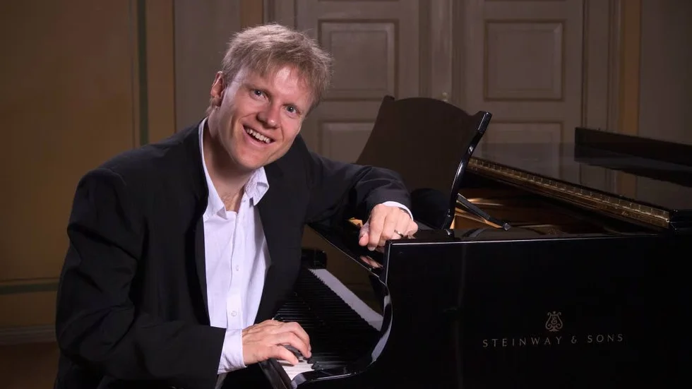 Pianisten Håvard Gimse bjöd på Grieg i dubbel bemärkelse.