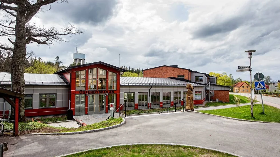 Österbyskolan renoverades för några år sedan och stod färdigrustad år 2014. Men lokalbehoven framöver är större än vad kommunen tidigare trott, och nya skolsalar måste byggas.