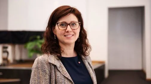 "Vi som samhälle måste våga prata mer om självmord", säger Vivianne Macdisi (S).