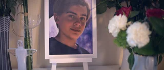 Adam, 17, dog på bangården – föräldrarna sörjer sonen: "Värsta man kan höra som förälder" 