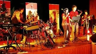 Med konserten Hjulspår redovisade elever från Högbergsskolans estetiska program under sju föreställningar i Möbelns danslokal terminens arbete i ensemblespel.