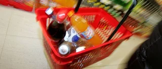 Tre personer stal varor ur butik